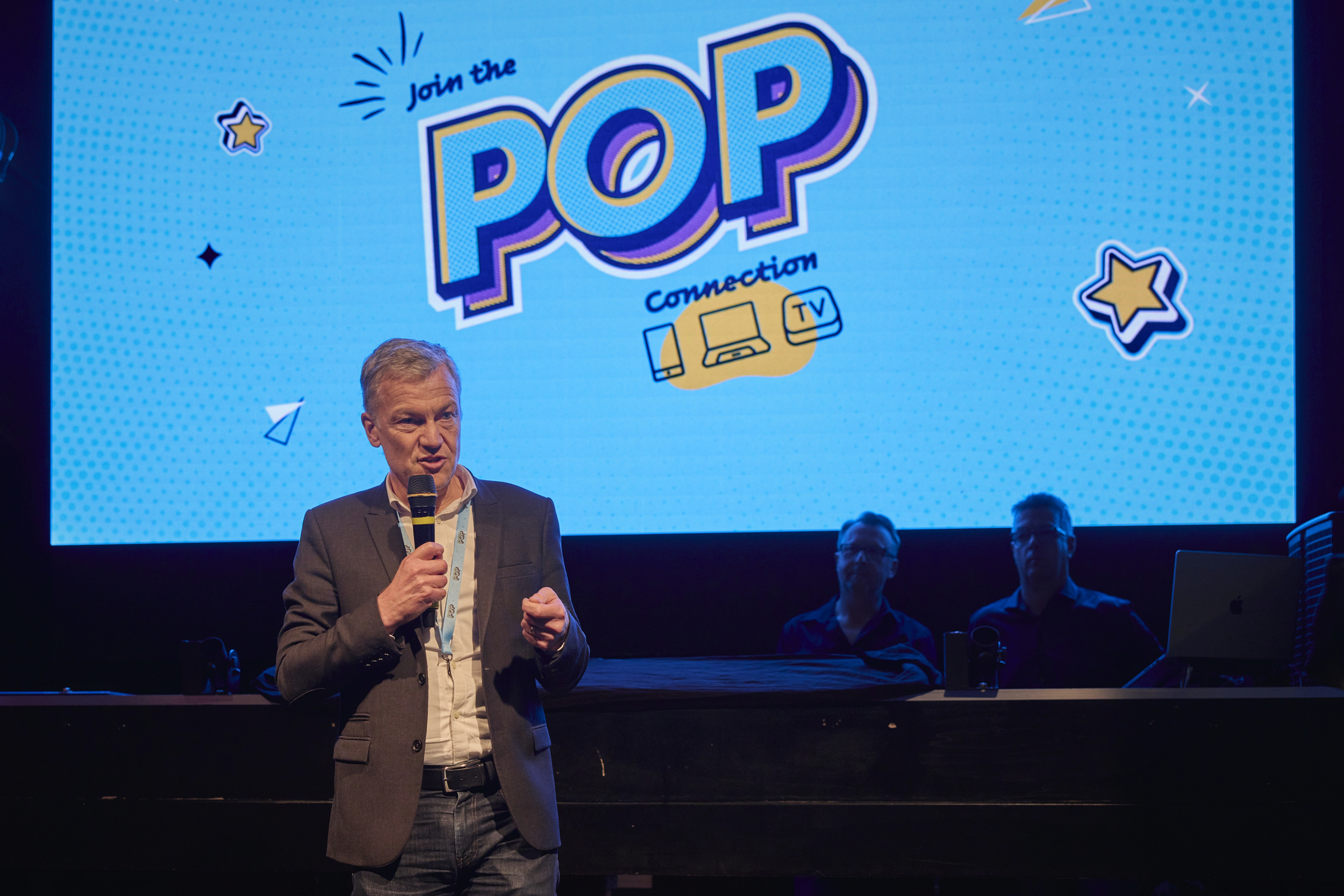 POP par Eric DEVILLET Photographe Professionnel Portrait Corporate Politique Artiste au Luxembourg