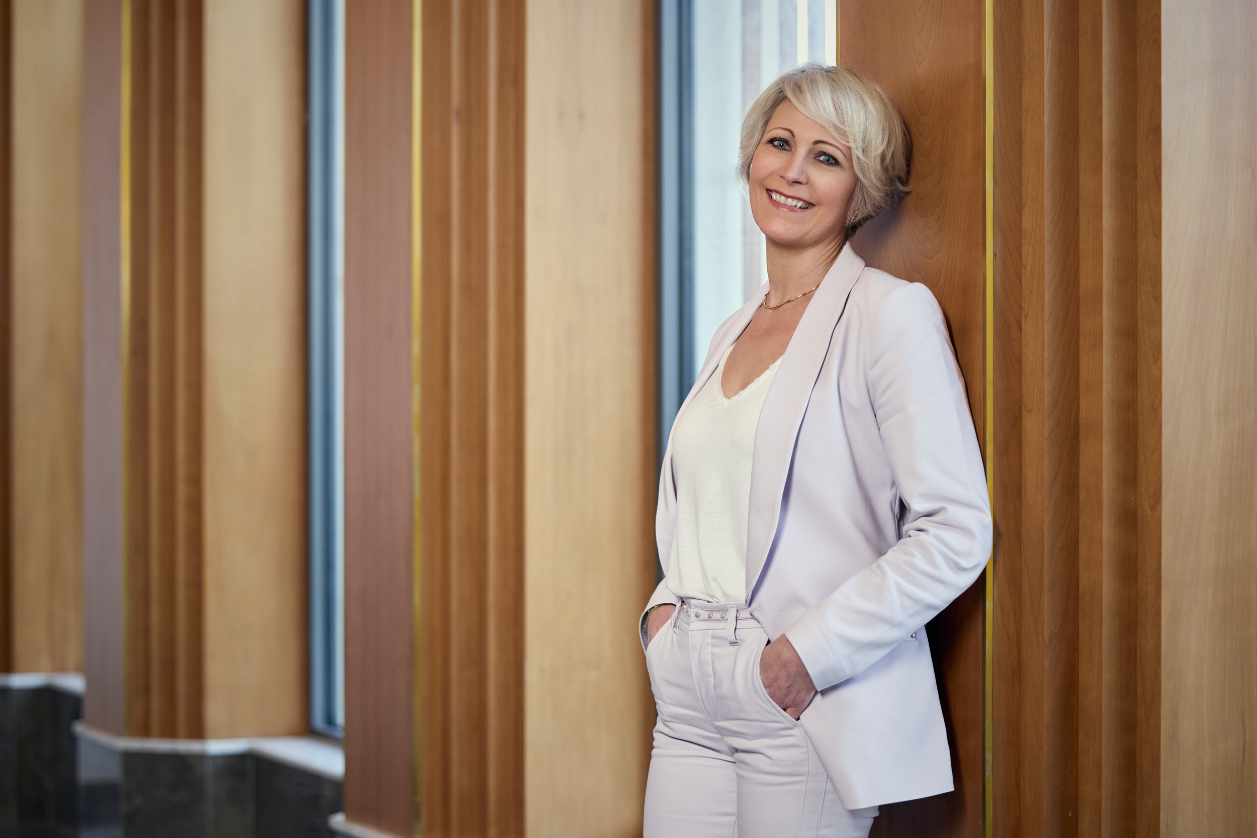 Carmen Ramlot par Eric DEVILLET Photographe Professionnel Portrait Corporate Politique Artiste au Luxembourg