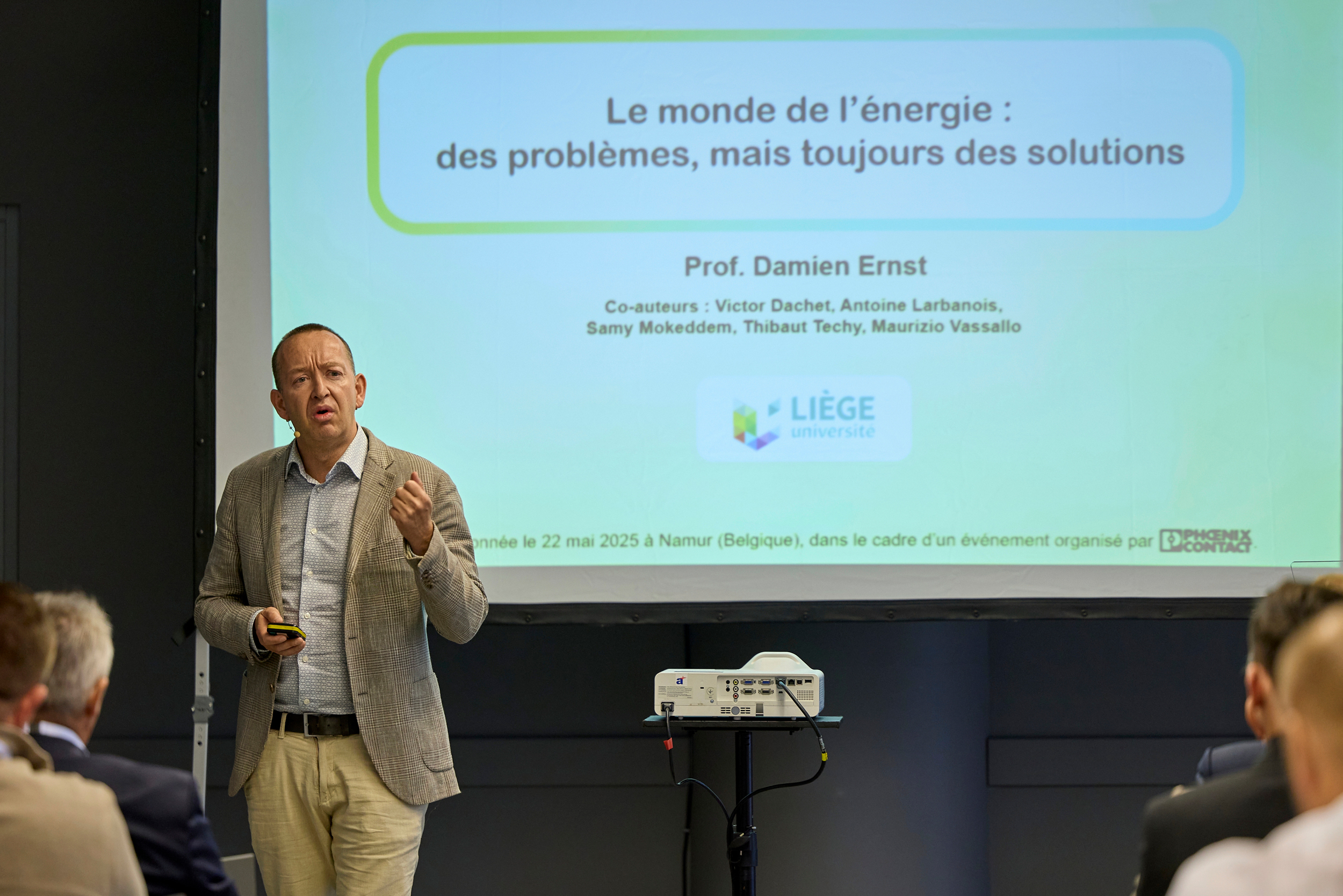 Conférence capturée par Eric Devillet, photographe professionnel au Luxembourg.