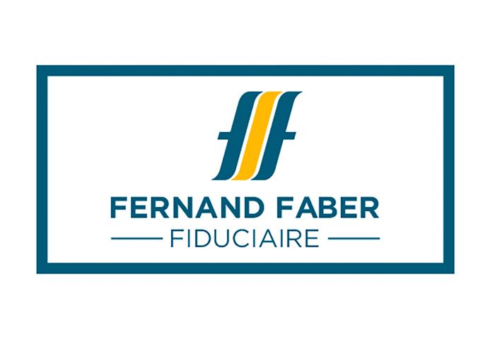 Série de portraits professionnels d’équipe réalisée dans une fiduciaire au Luxembourg par Eric Devillet, photographe corporate.