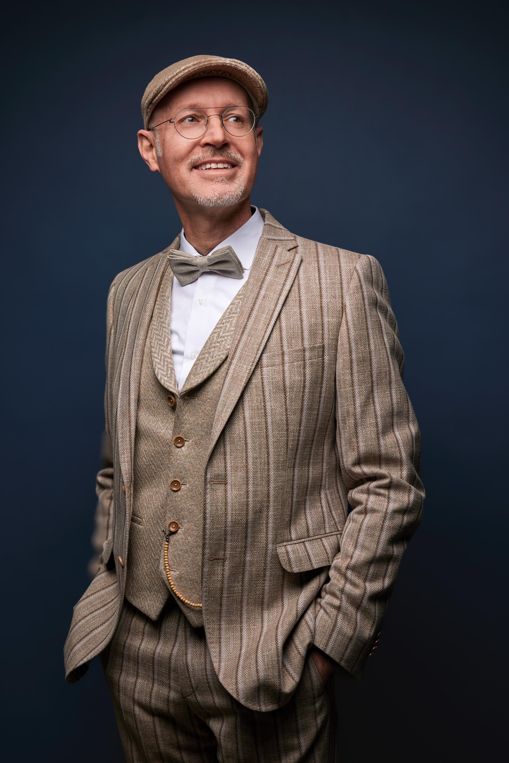 Portrait artiste réalisé par Eric Devillet, photographe professionnel spécialisé au Luxembourg.