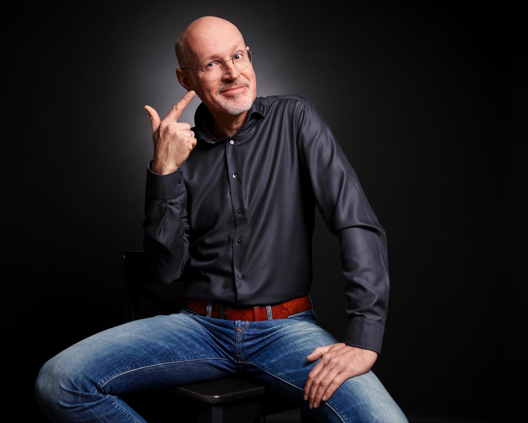 Portrait artiste réalisé par Eric Devillet, photographe professionnel spécialisé au Luxembourg.