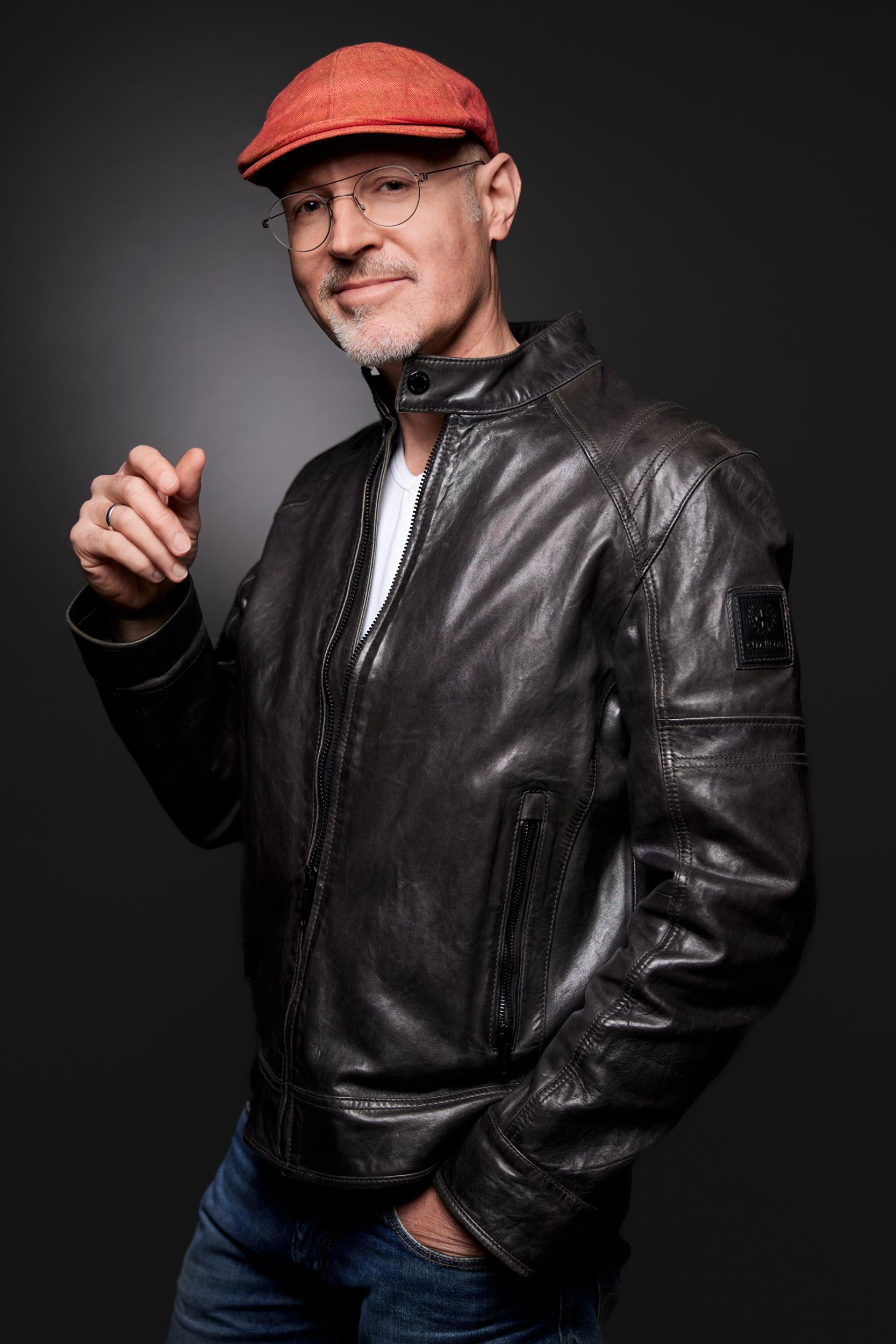 Portrait artiste réalisé par Eric Devillet, photographe professionnel spécialisé au Luxembourg.